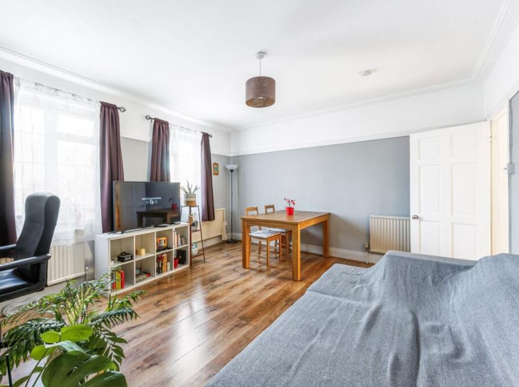 Reception and dining room at Little Ealing Lane, W5